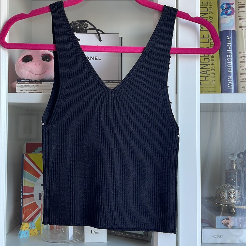 Embellished V-Crop Top - Picture 3 of 3